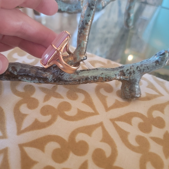 Kendra Scott Megan Pink Mother of Pearl Ring Size 6 - Picture 12 of 15